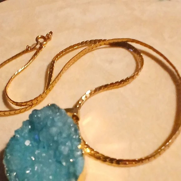 Blue Agate Druzy Gold Plated pendant - Picture 3 of 3